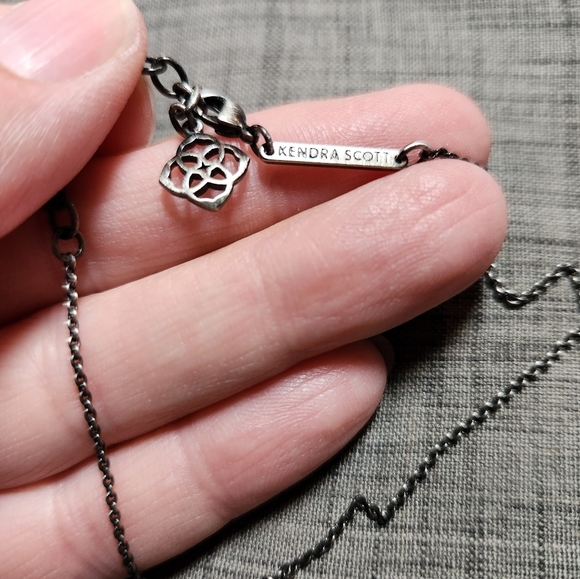 Kendra Scott bronze tone with mother of pearl setting - Picture 9 of 11